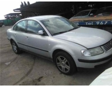 Volkswagen PASSAT BERLINA 1 9 TDI 