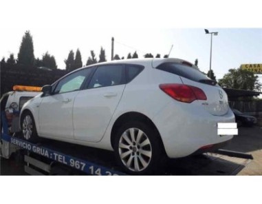 Opel ASTRA J LIM  1 7 16V CDTI 